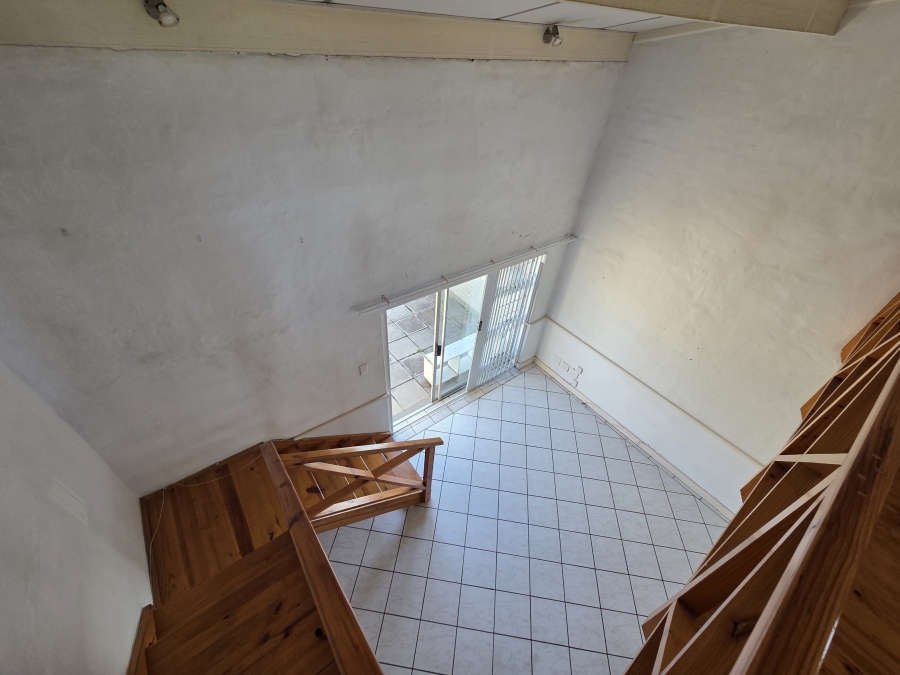 To Let 1 Bedroom Property for Rent in Humewood Eastern Cape